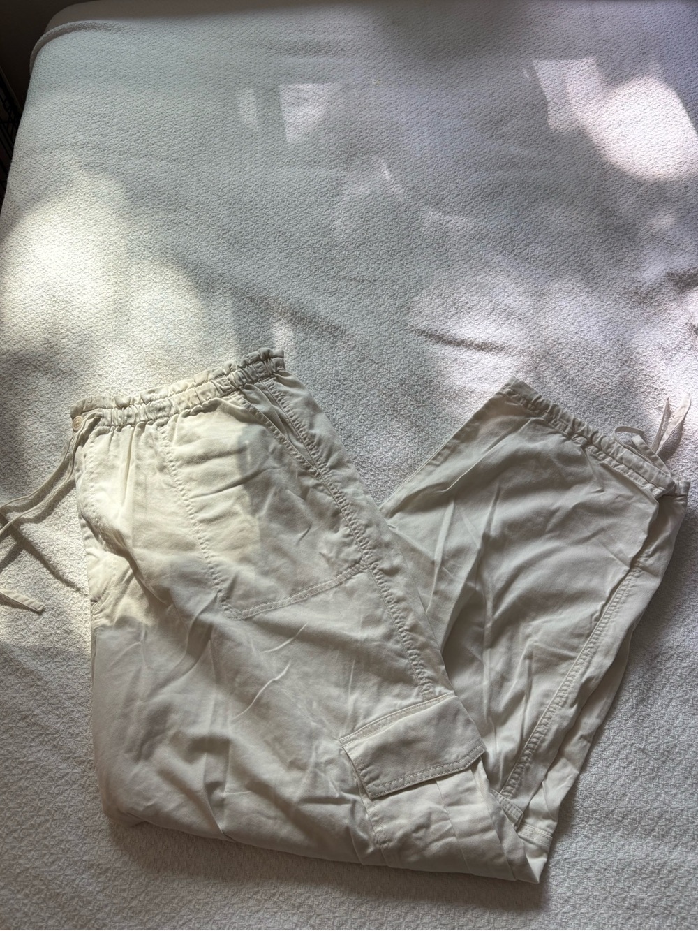 Abercrombie & Fitch Cream Cargo Joggers